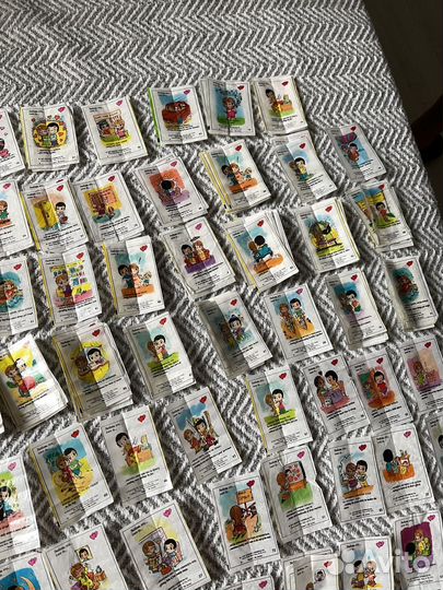 Вкладыши от жвачек Love is