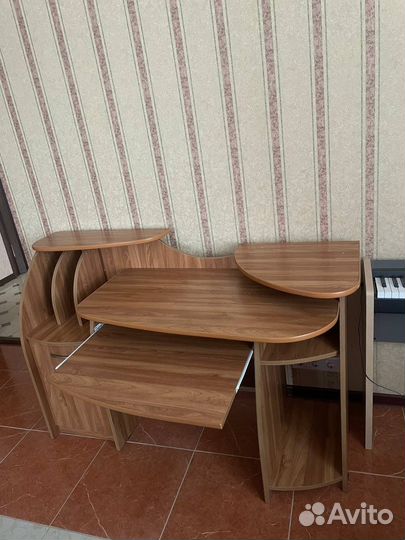 Компьютерный стол