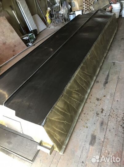 Продаётся лодка