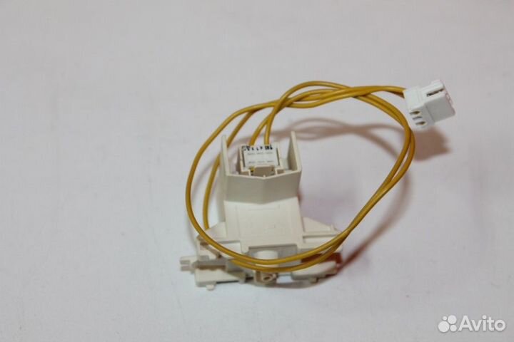 Кнопка сетевая Bosch 611295 бу. 3007