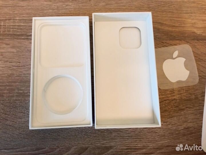 Коробка от iPhone 14 pro max