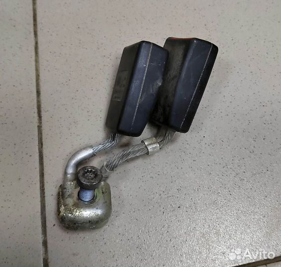 Замок задний Audi 100 C4