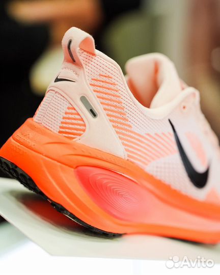 Кроссовки Nike Air Zoom Vomero 18 Road Running