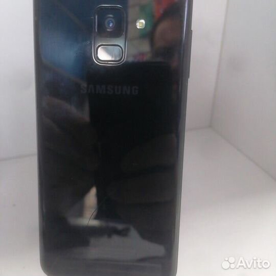 Samsung Galaxy A8 (2018), 4/32 ГБ