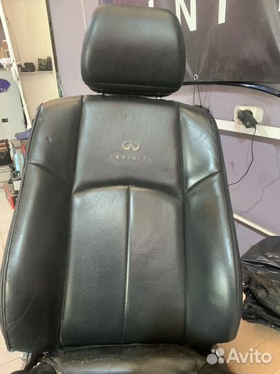 Передее правое сиденье Infiniti G35