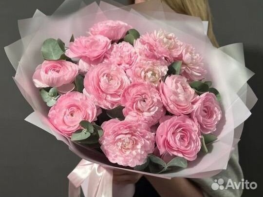 Букеты ранункулюс