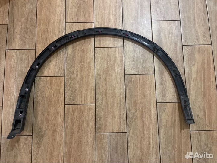 Накладка крыла задняя правая Volkswagen Touareg 3