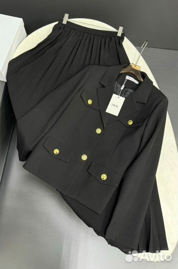 Костюм женский Valentino