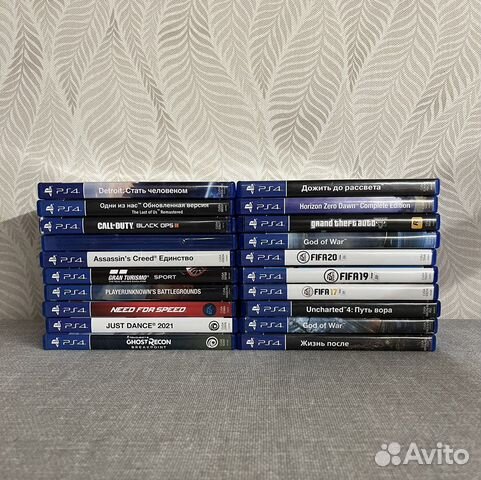 PS4 много дисков (God of War, Одни из нас)