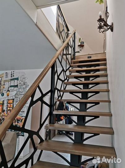 Металлокаркас лестницы