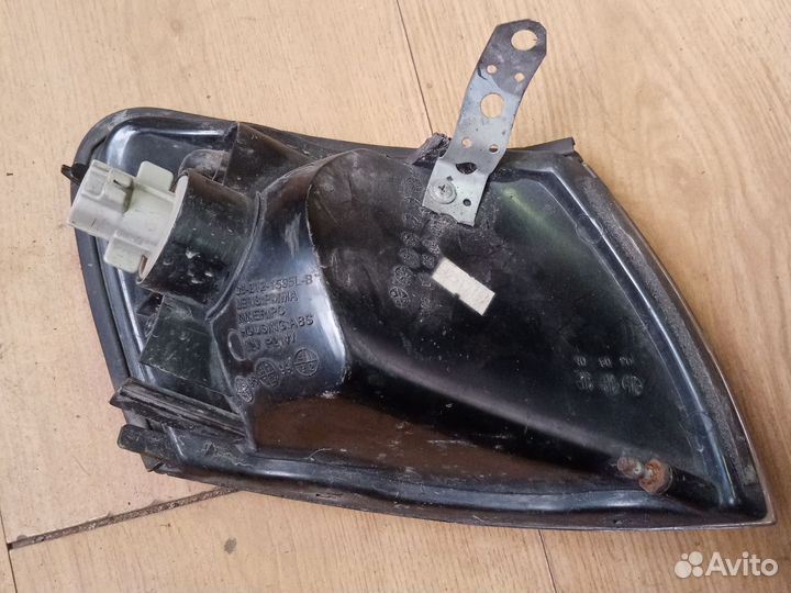 Поворотники Toyota Carina E Левый