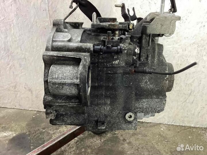 МКПП (механическая коробка переключения передач) V