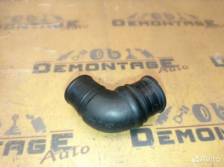 Патрубок вентиляции картерных газов 1.8T Passat B5