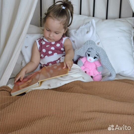 Зайка в розовом платье