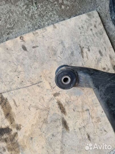Рычаг передний левый Mercedes W639 Vito/Viano