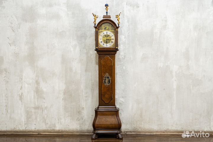 Старинные напольные часы с боем