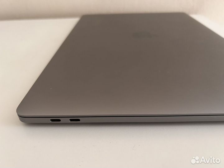 Macbook pro 15 2018 i7 16/256 (по факту как 2021г)