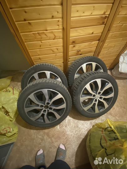 Зимняя резина на дисках на LADA vesta cross Nokian