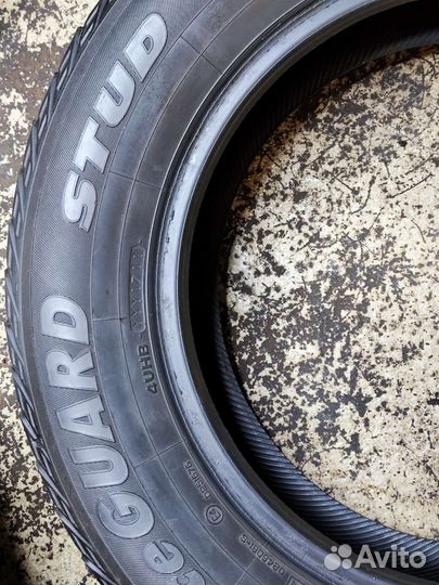 Yokohama Ice Guard IG35 215/65 R16