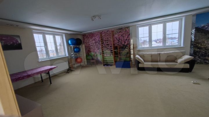 Дом 700 м² на участке 20 сот.