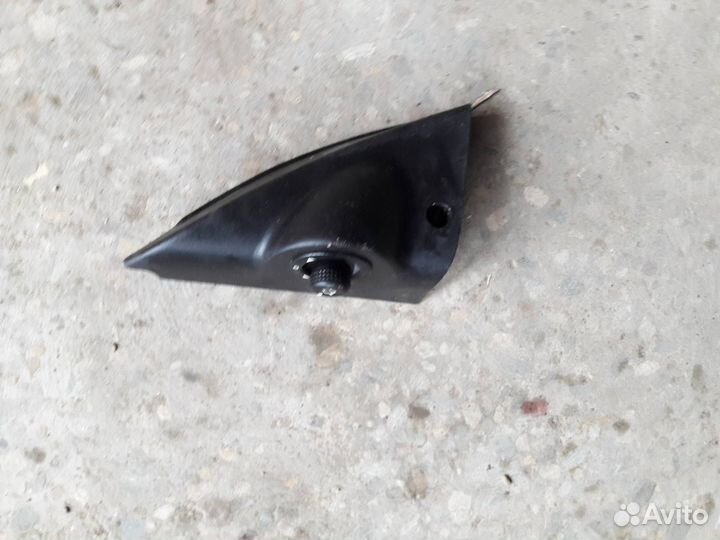 Уголок двери внутренний передний левый Ford Mondeo