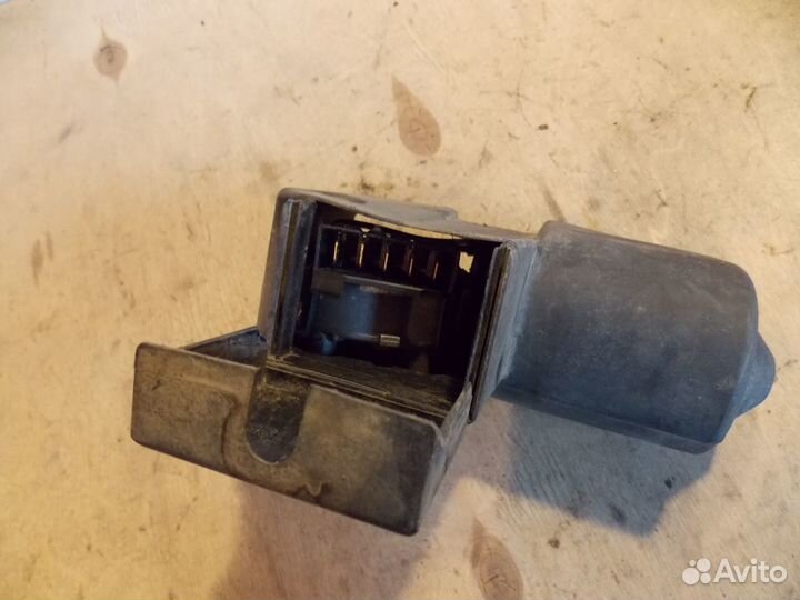 Моторчик стеклоочистителя передний Space Star