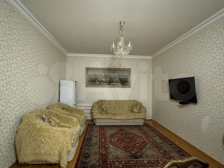 Дом 1000 м² на участке 10 га