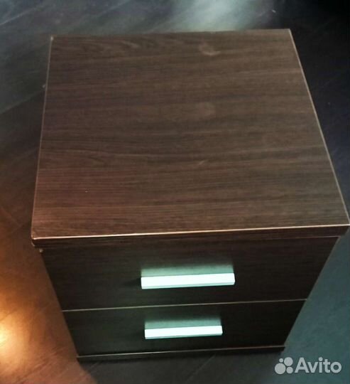 Тумбочка прикроватная