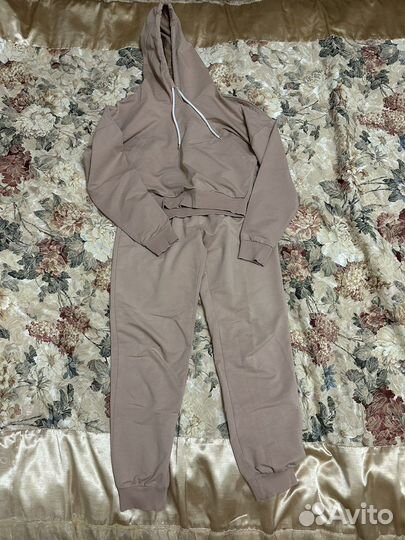 Спортивный детский костюм