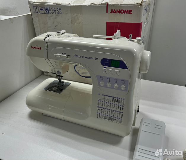 Швейная машина Janome DC3050 / DC50