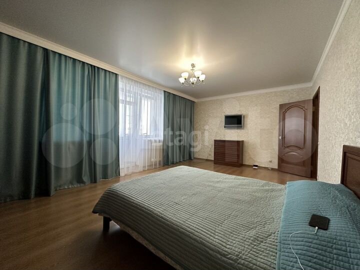 2-к. квартира, 93 м², 7/9 эт.