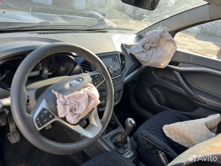 LADA Vesta 1.6 МТ, 2022, битый, 84 000 км