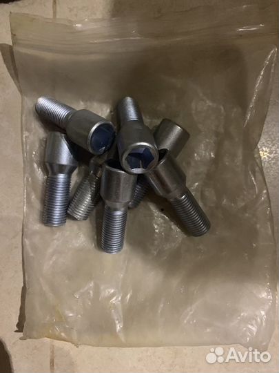 Колёсные болты 14х1,5 гайки Stilauto