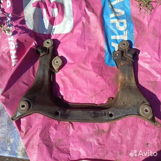 Подрамник Audi a6c5 Passat b5 Audi a4b5 МКПП
