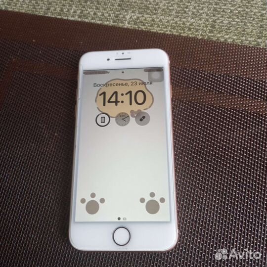 Телефон iPhone 8