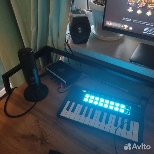 Электрогитара с комбиком и миди клавиатура