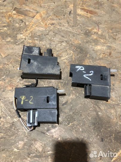 Активатор лючка бензобака форд фокус 2