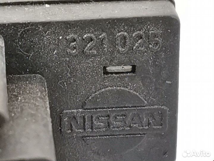 Кнопка освещения панели приборов Nissan Primera