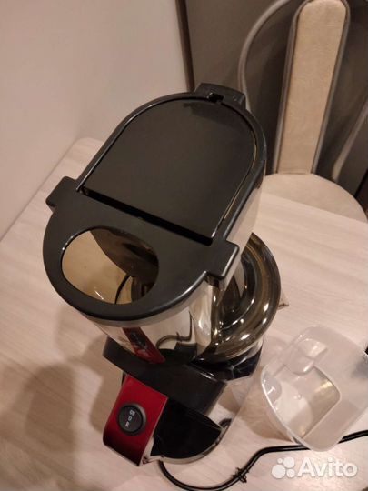 Соковыжималка шнековая