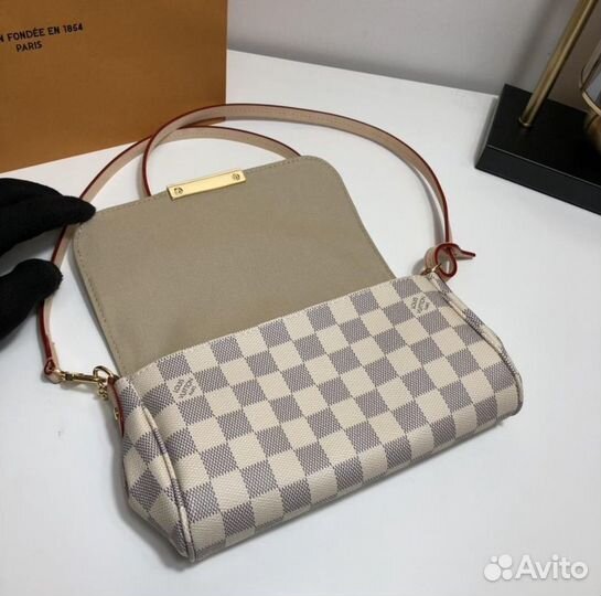 Женский клатч Louis Vuitton Favorite