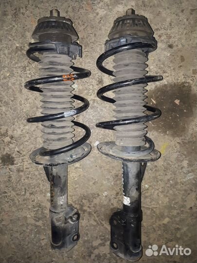 Стойка передняя,амортизатор хонда фит,джазз,ария