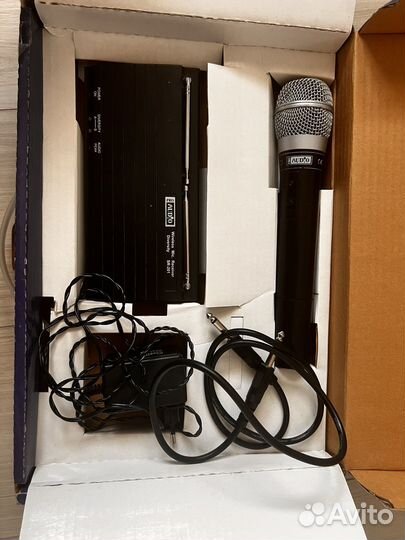 Радиомикрофон профессиональный
