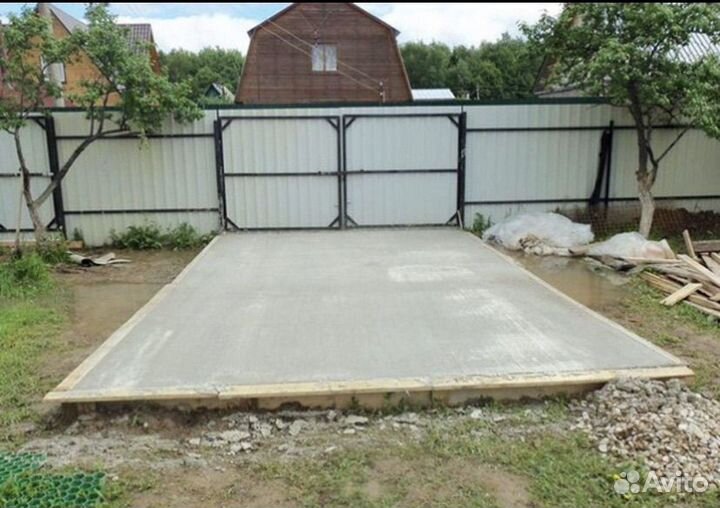 Бригада строителей