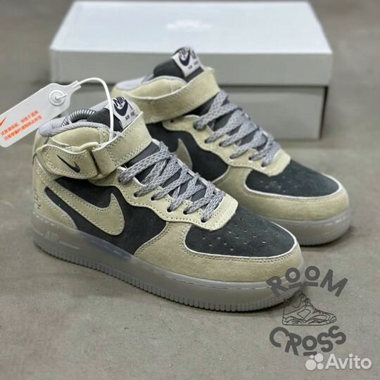 Зимние Nike Air Force 1 Mid reigning champ 44EU