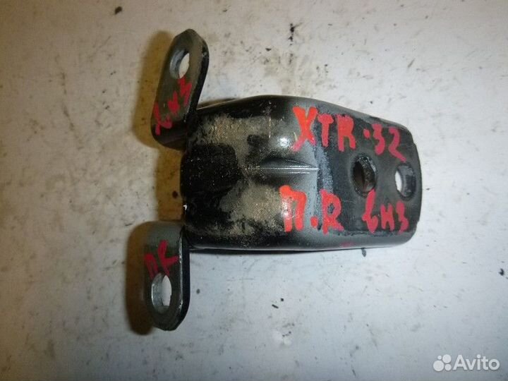 Петля двери передней правой нижняя nissan X-trail