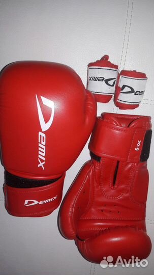 Боксерские перчатки/ бинты/ защита для голени