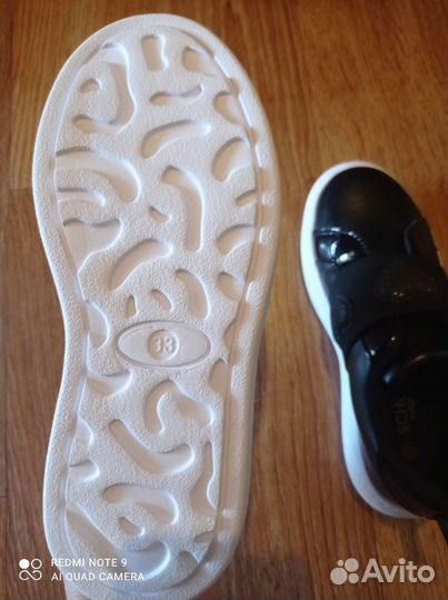 Продам ботинки