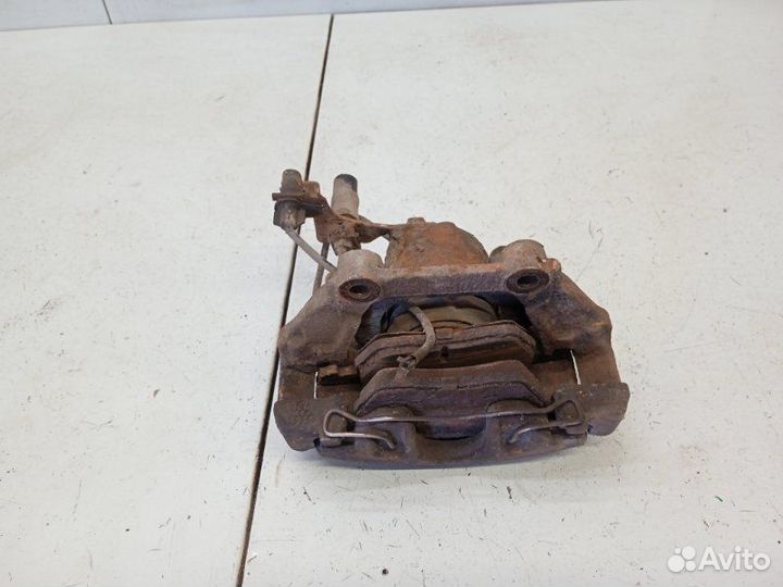 Суппорт передний правый Volkswagen Passat B5 1.8