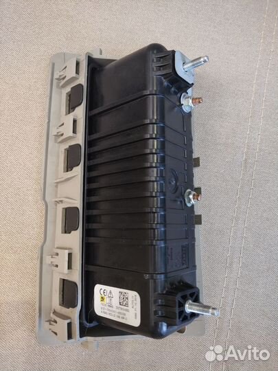 Подушка безопасности коленей водителя ford