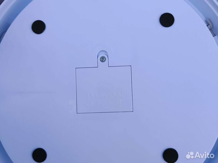 Автоматическая кормушка для домашних животных